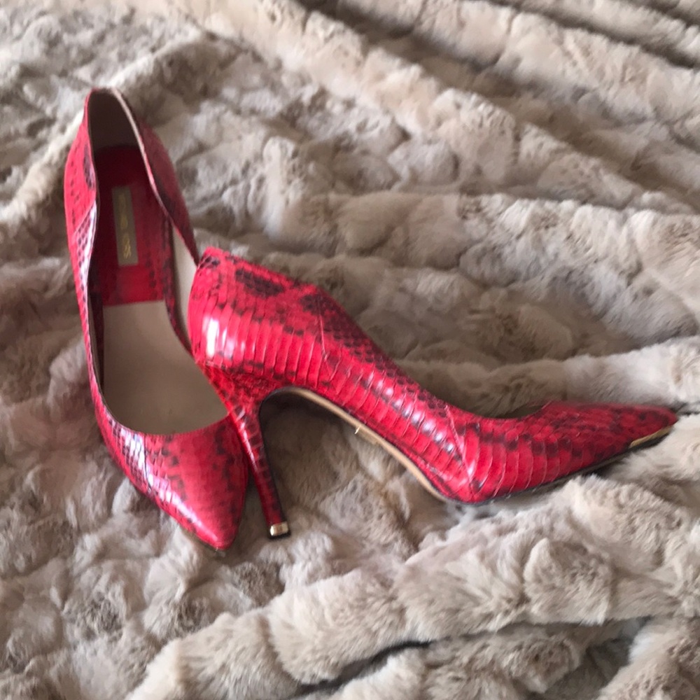 Shoes - Picture 2 of 4